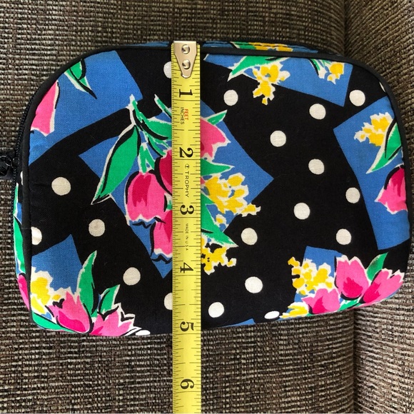 Set of 2 Cosmetic Bags from the Ted Lapidus Collection - Picture 7 of 10